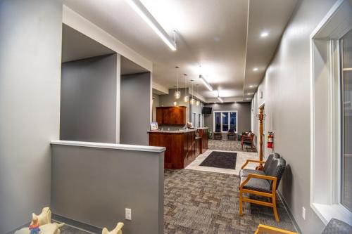 4 East View Waiting Rm1 (1)